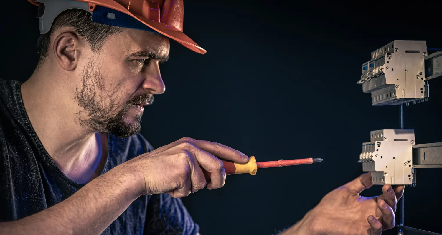 24/7 emergency electrical repairs by Dallas Electricals